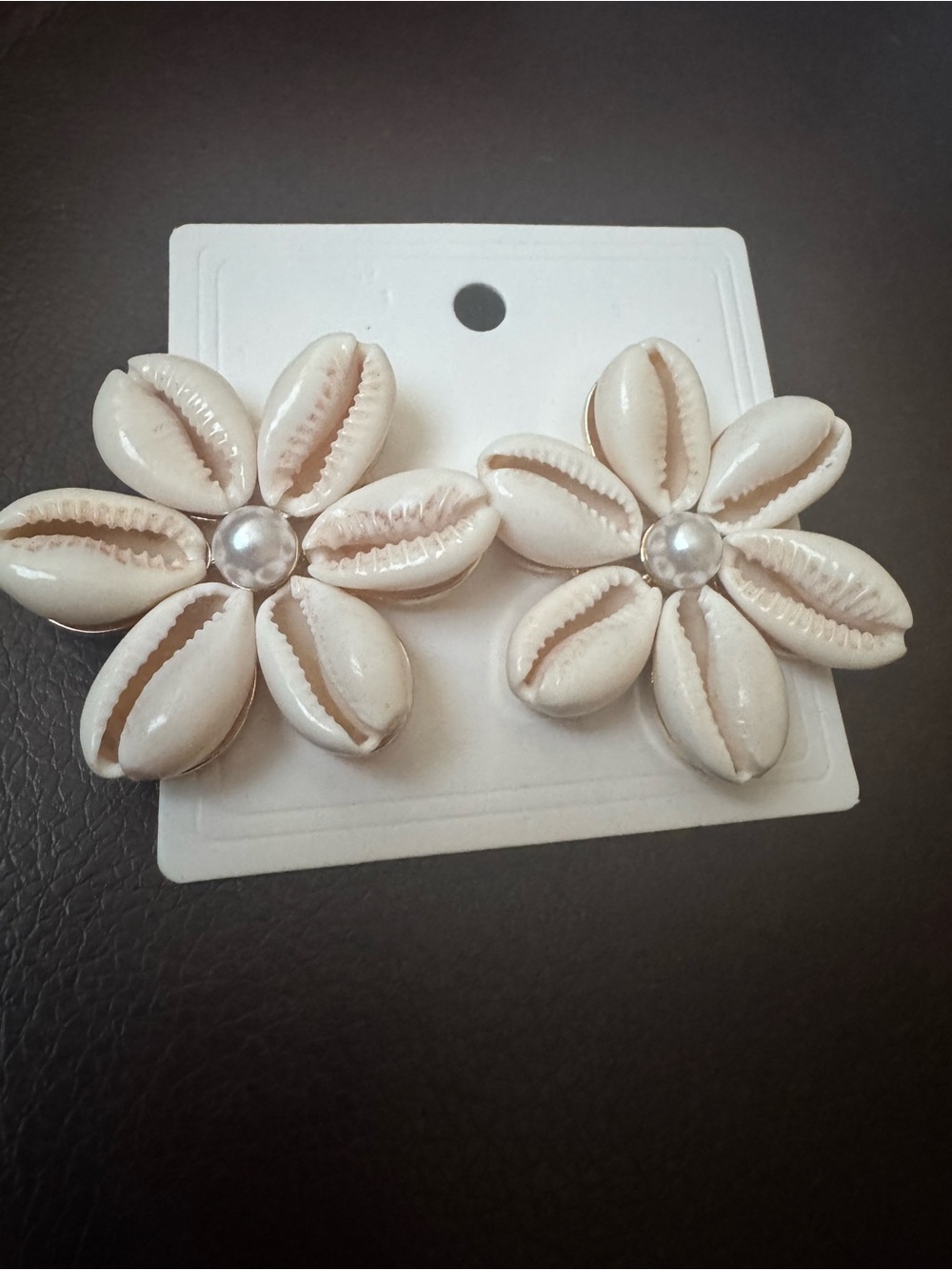 NWT Cream Shell Flower Statement Stud Earrings, Summer Jewelry